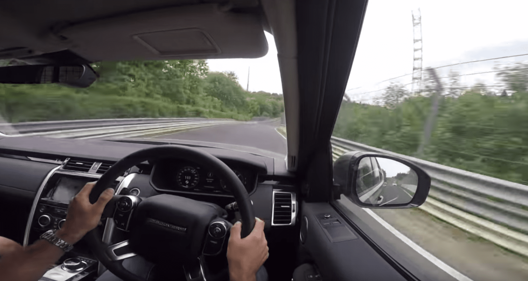 Land Rover Discovery at the Ring