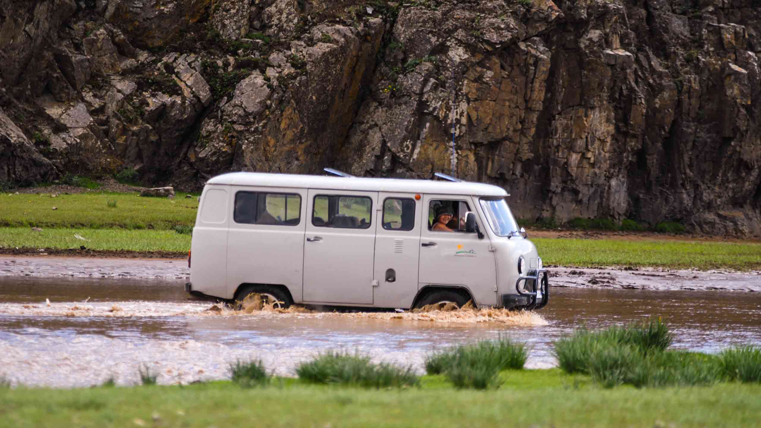 UAZ 452 River
