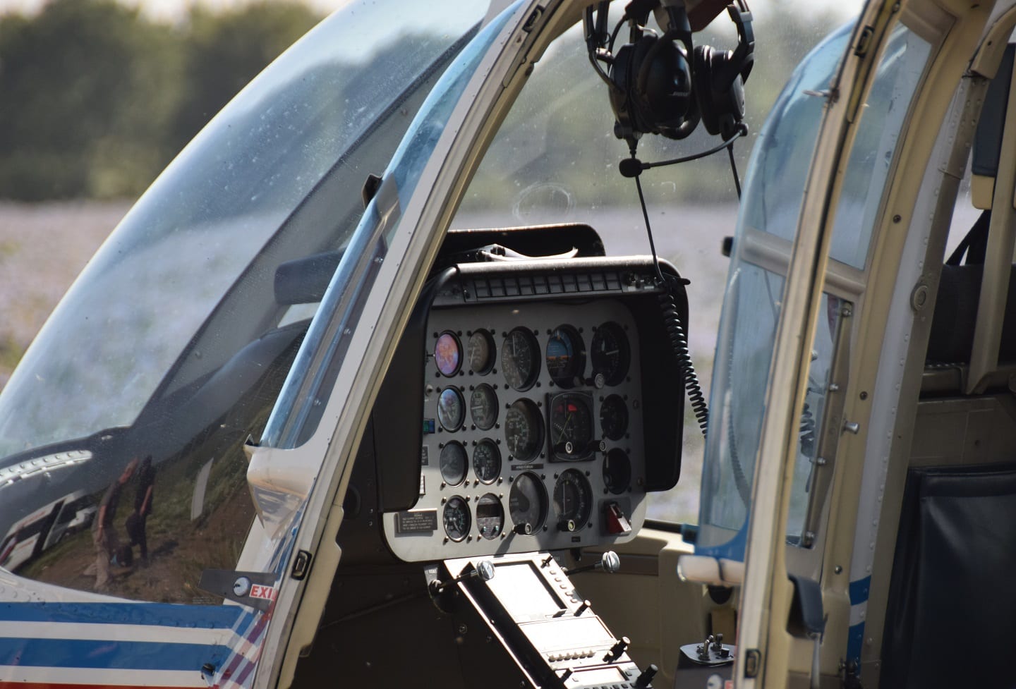 Bell JetRanger III cockpit