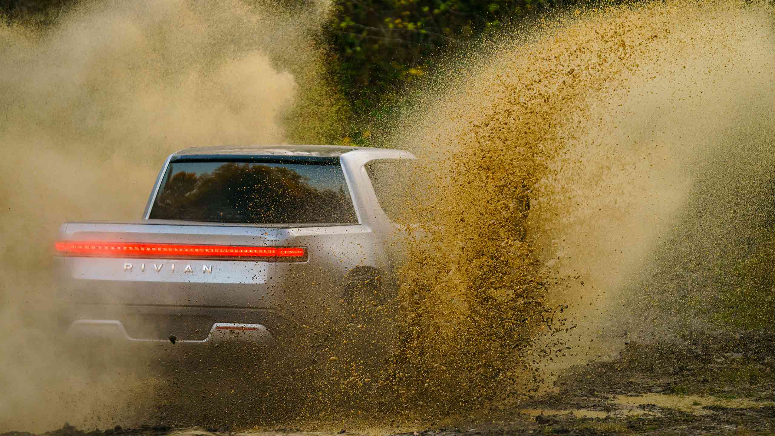 Rivian R1T Tank Turn