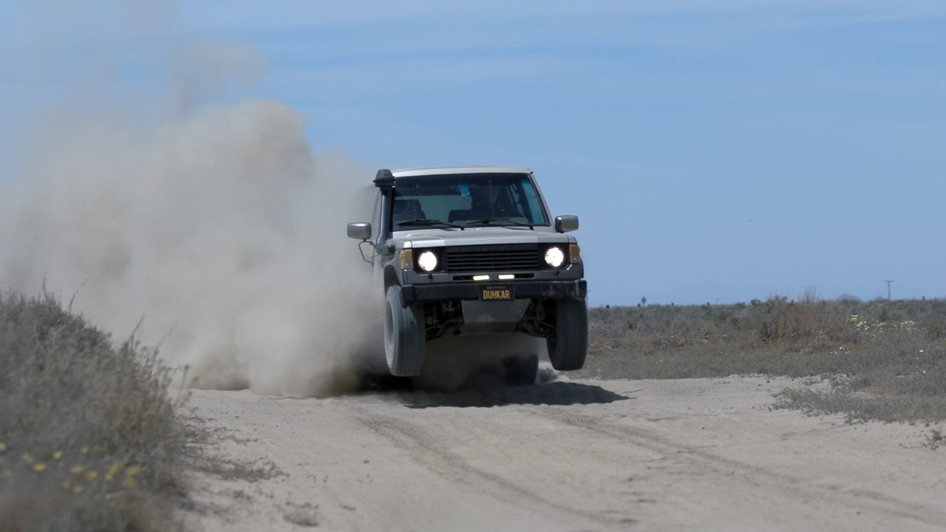 mitsubishi montero off-road jump