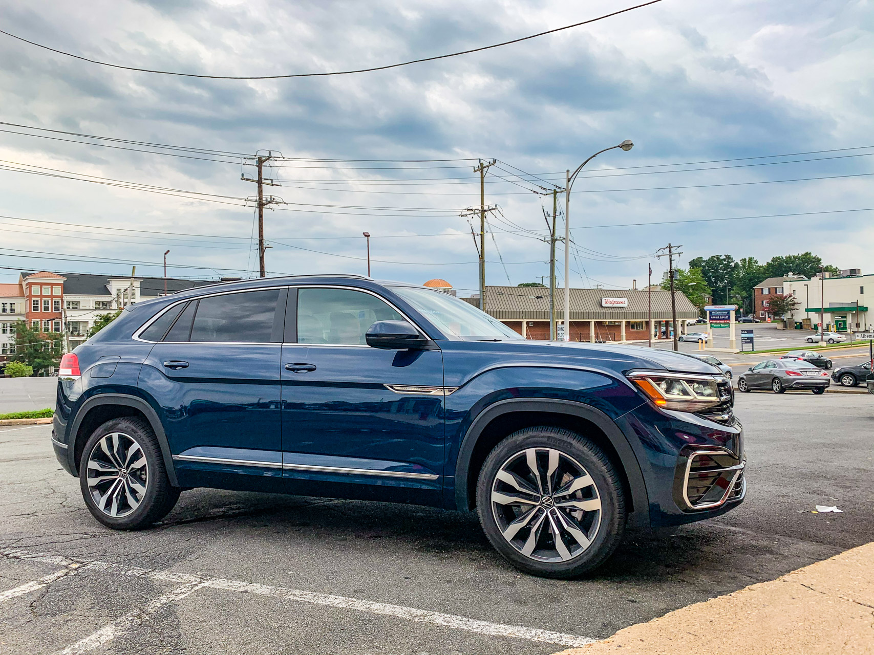 2020 Volkswagen Atlas Cross Sport V6 SEL R-Line 4MOTION
