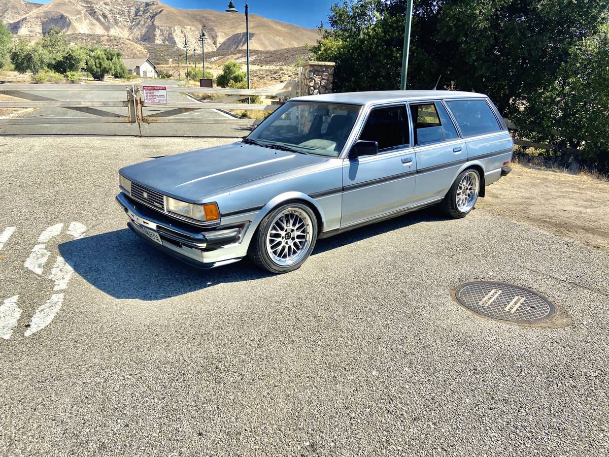 1UZ engine swapped into toyota cressida wagon