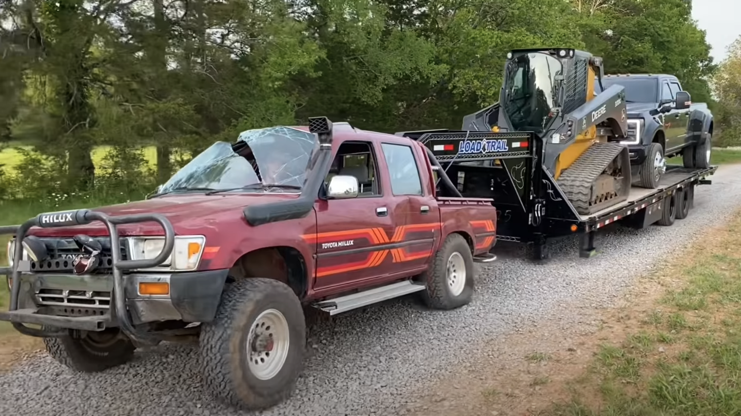 toyota hilu whistlin diesel